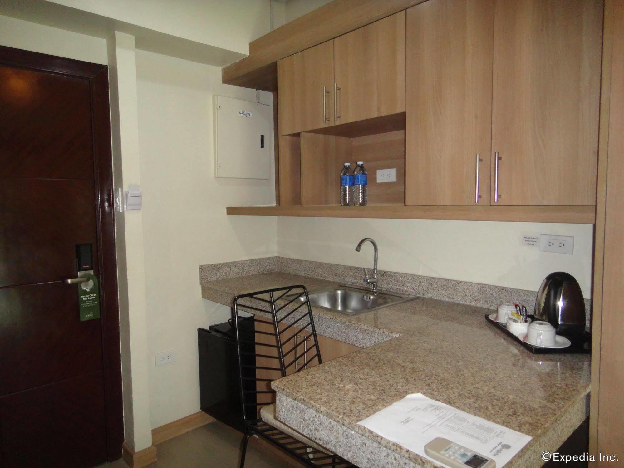 City Suites Ramos Tower Cebu Εξωτερικό φωτογραφία